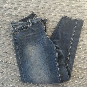 Lucky Brand size 10/30R Lolita skinny jean in EUC, smoke free home